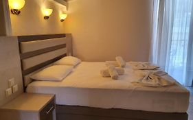 Anna Rooms